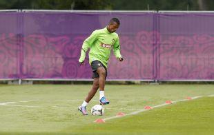 Nani trained alone on Friday ahead of the Germany game